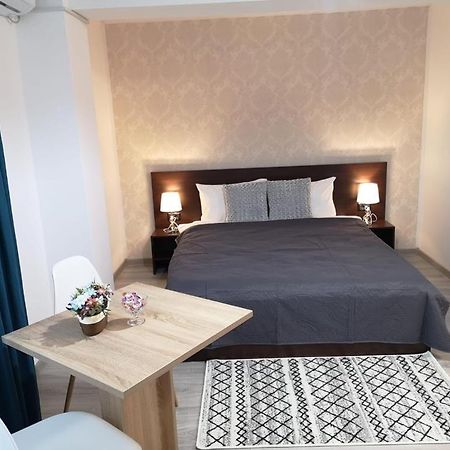 B House Rooms Iasi Exterior photo