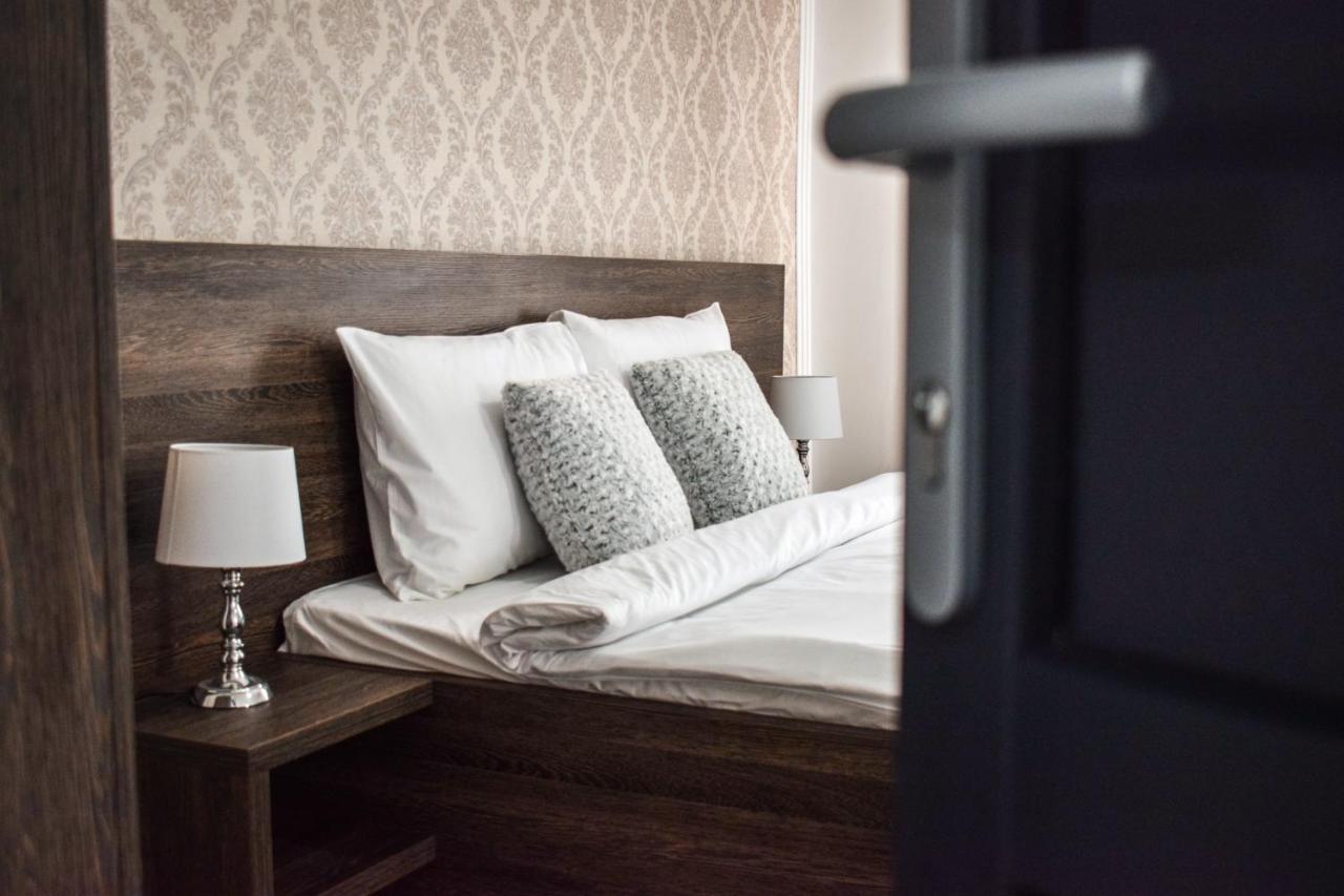 B House Rooms Iasi Exterior photo
