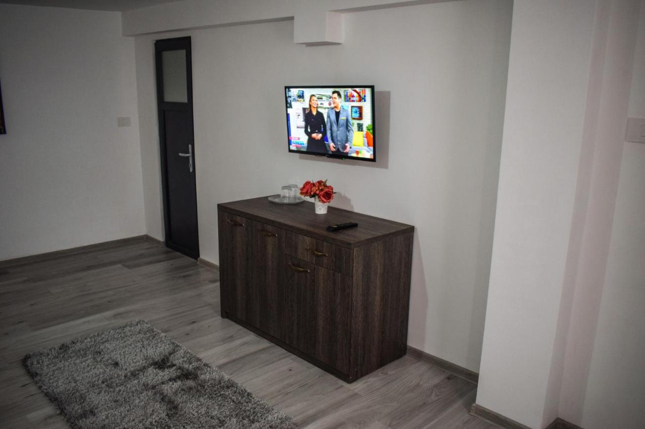 B House Rooms Iasi Exterior photo