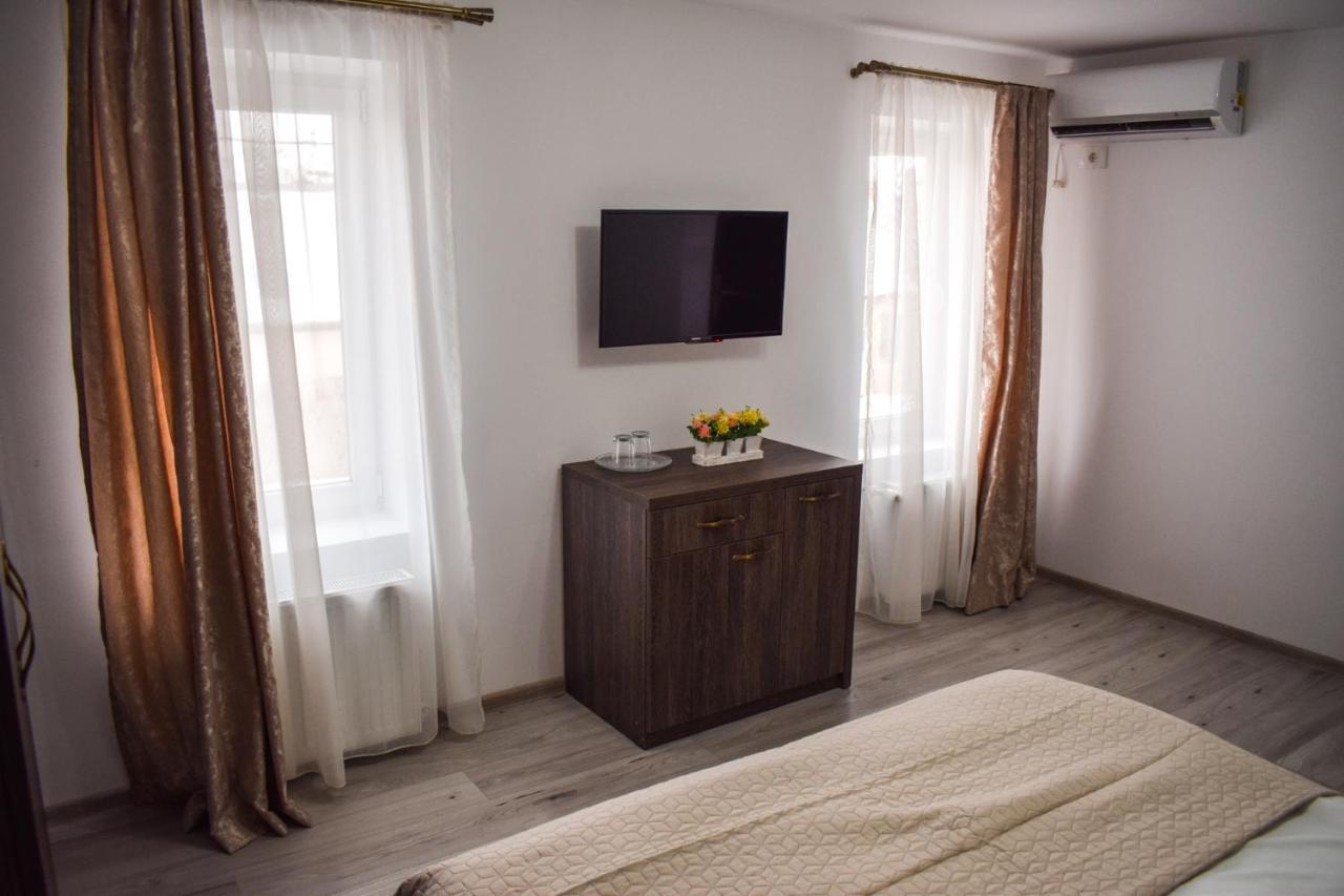 B House Rooms Iasi Exterior photo