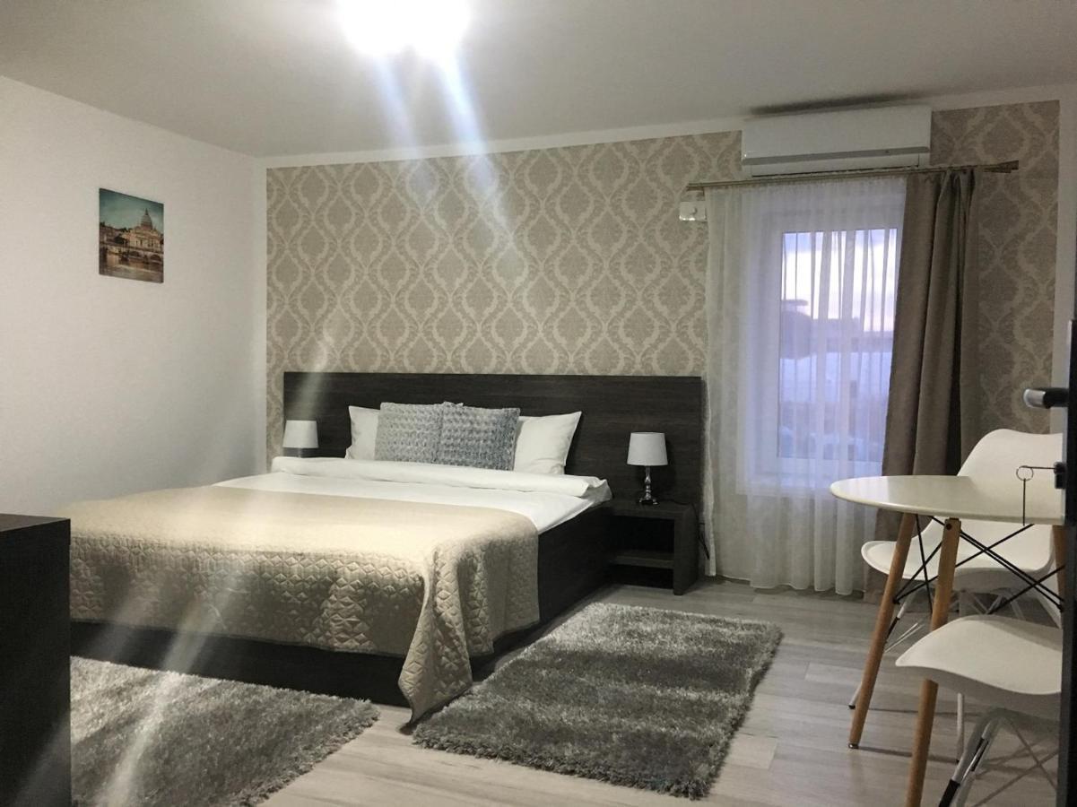 B House Rooms Iasi Exterior photo